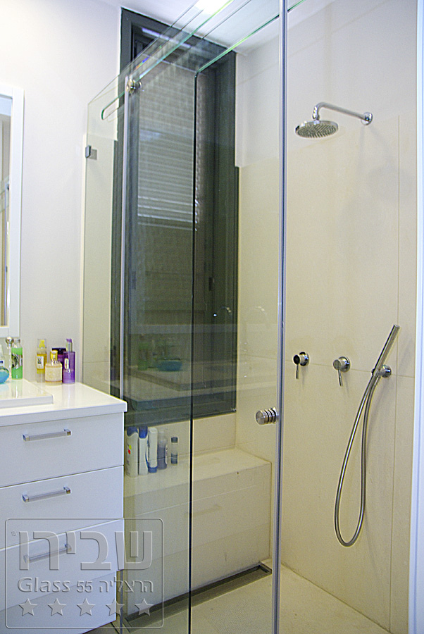 מקלחון זכוכית שקוף בהתאמה אישית
